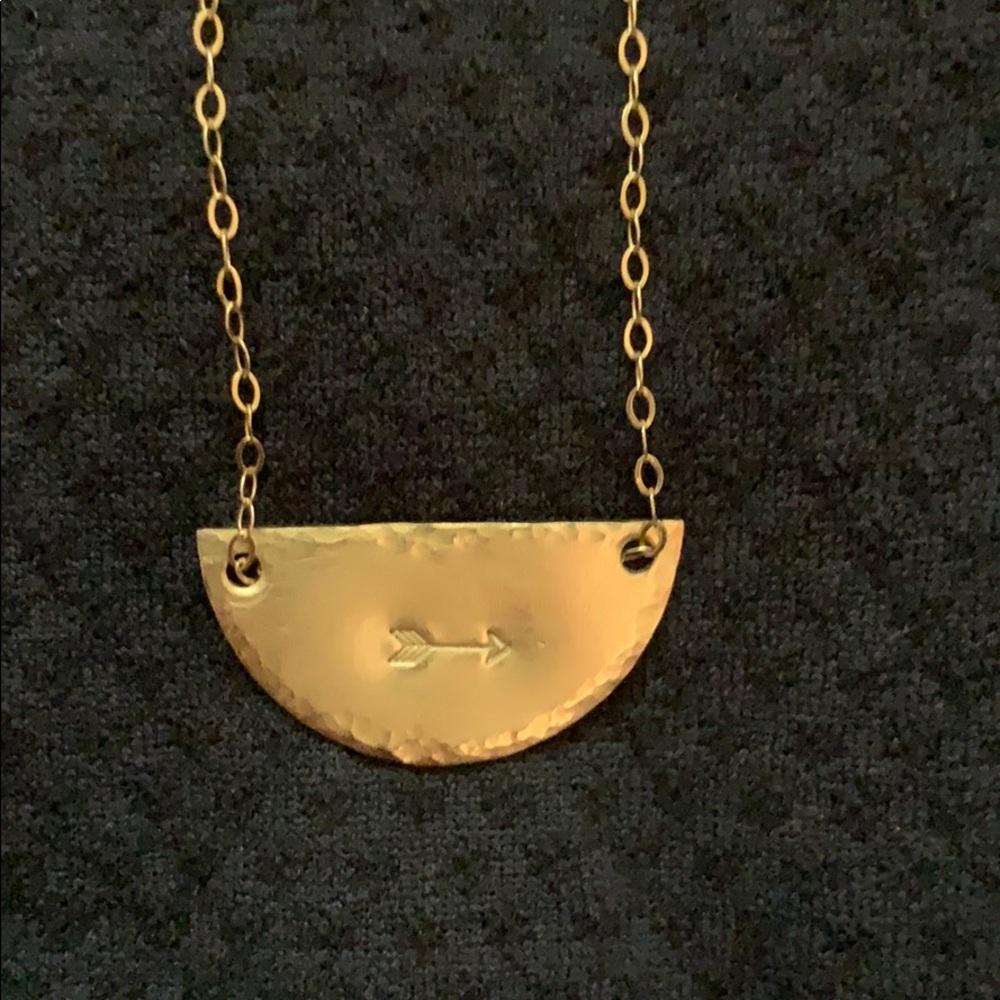 Arrow pendant necklace